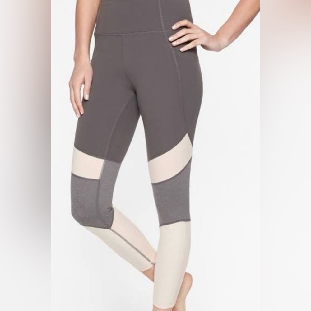 Athleta Modblock Salutation Leggings size Small. EUC